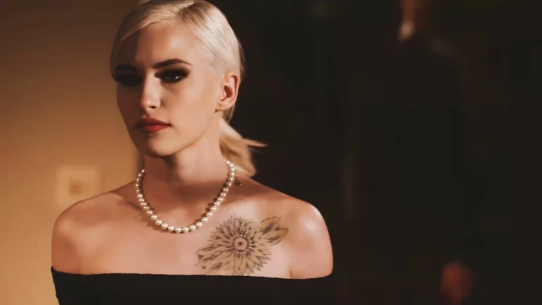 Seth Gamble Ravages Tight Holes Of Kiara Cole