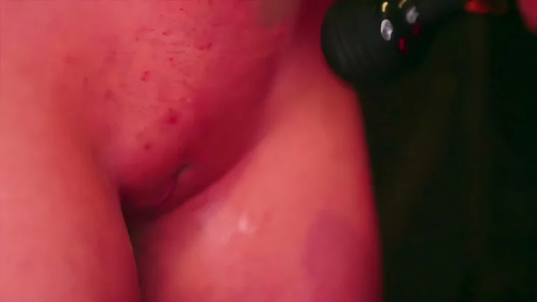 Kinky Blonde Bounces Her Ass On His Cock